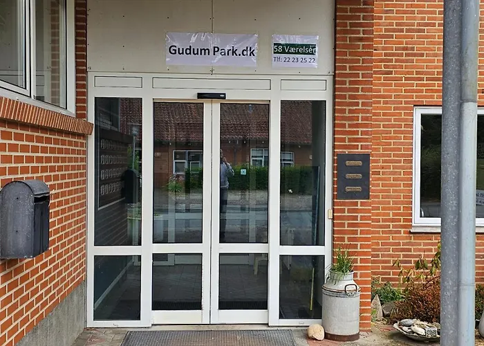 Gudum Park Ostello *